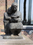 Voorlezende vrouw | Julia van Verschuer